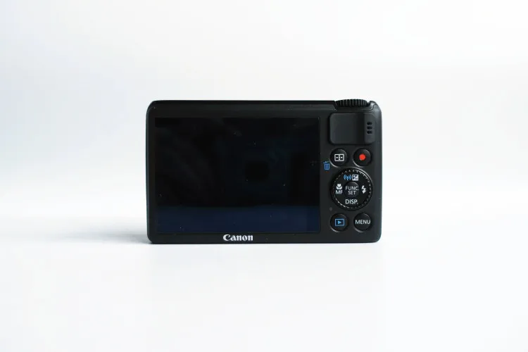 Б/у Canon PowerShot S200-Цифровая камера-компактная-10,1 Mpix-5 x Оптический зум-Wi-Fi-черный