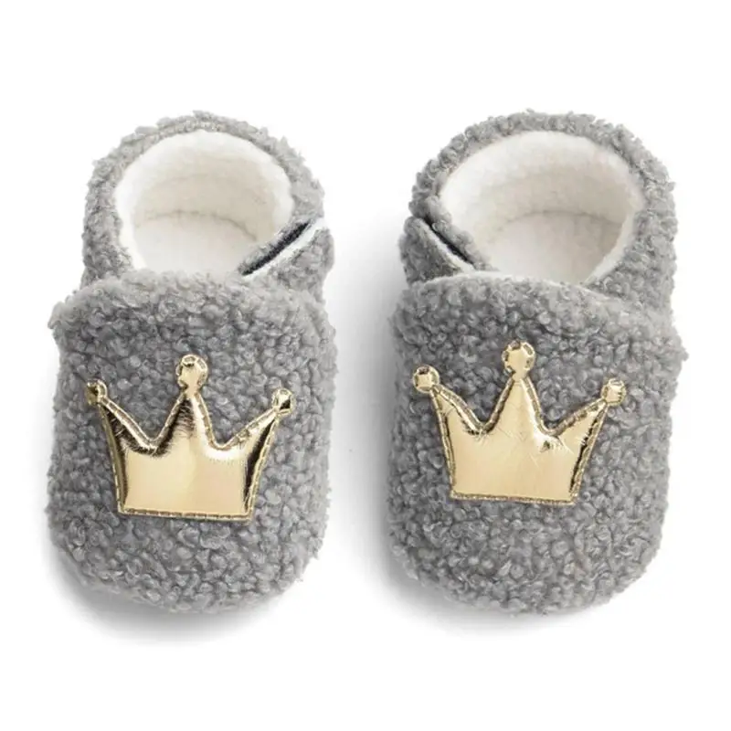 Grey-13cm Милая обувь для новорожденных Коралловая бархатная клейкая подошва Волшебная наклейка детская зимняя Корона пушистая Прогулочная ДЕТСКАЯ Нескользящая кроватка ходунки - Цвет: Grey-13cm