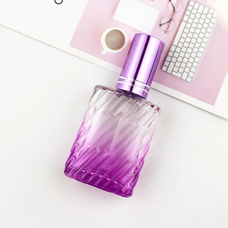 1 шт. 15 мл цветная стеклянная бутылка для духов с распылителем мини многоразовая пустая дорожная бутылка-контейнер для косметики - Цвет: Фиолетовый