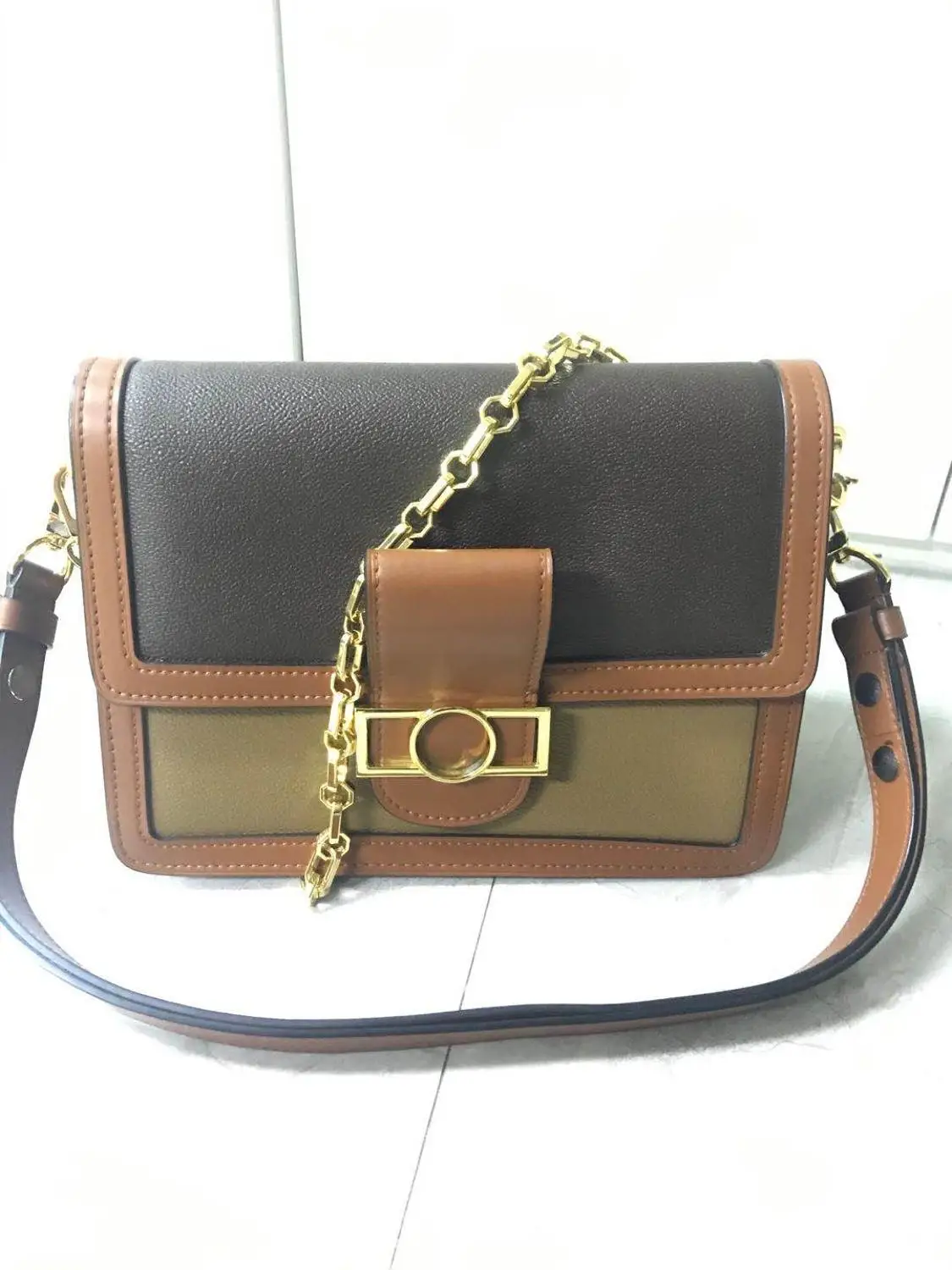 

High quality multi-purpose handbag messenger bag with multi-layer cover and shoulder bag