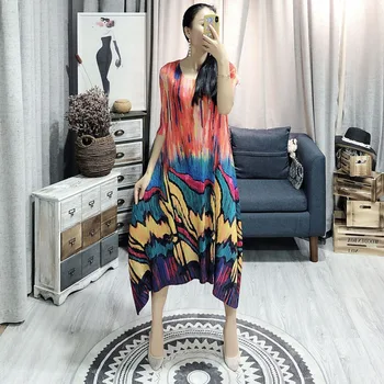 

2020 Spring Summer New Pleated Dress For Women Fashion Painting Fold Famale's Half Sleeve Dress Loose Temperament YH686