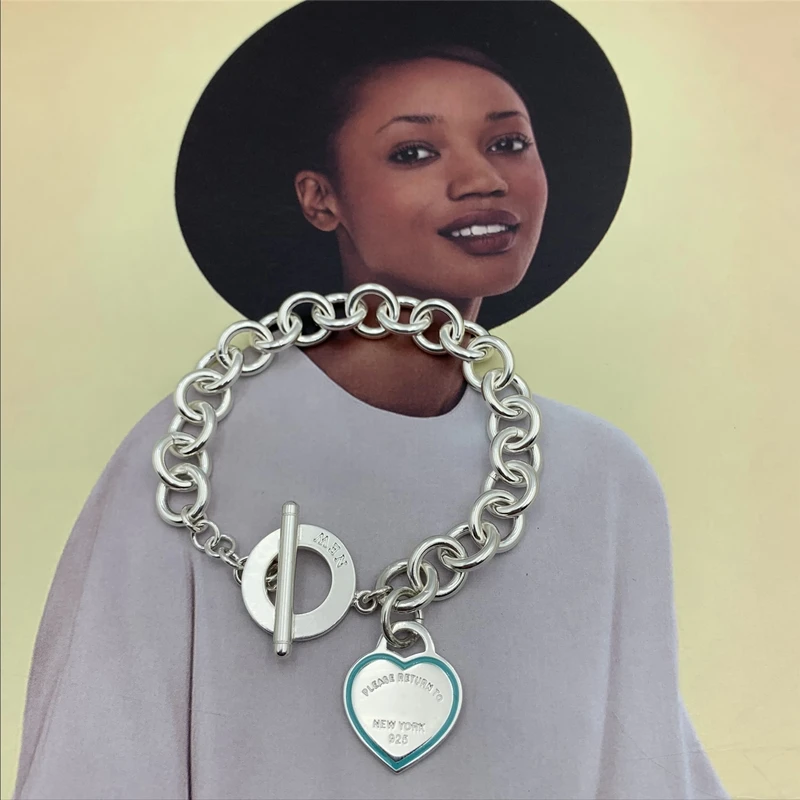 

SHINETUNG S925 sterling silver simple green side charm circle clavicle bracelet 1: 1 high-end women's jewelry with logo.