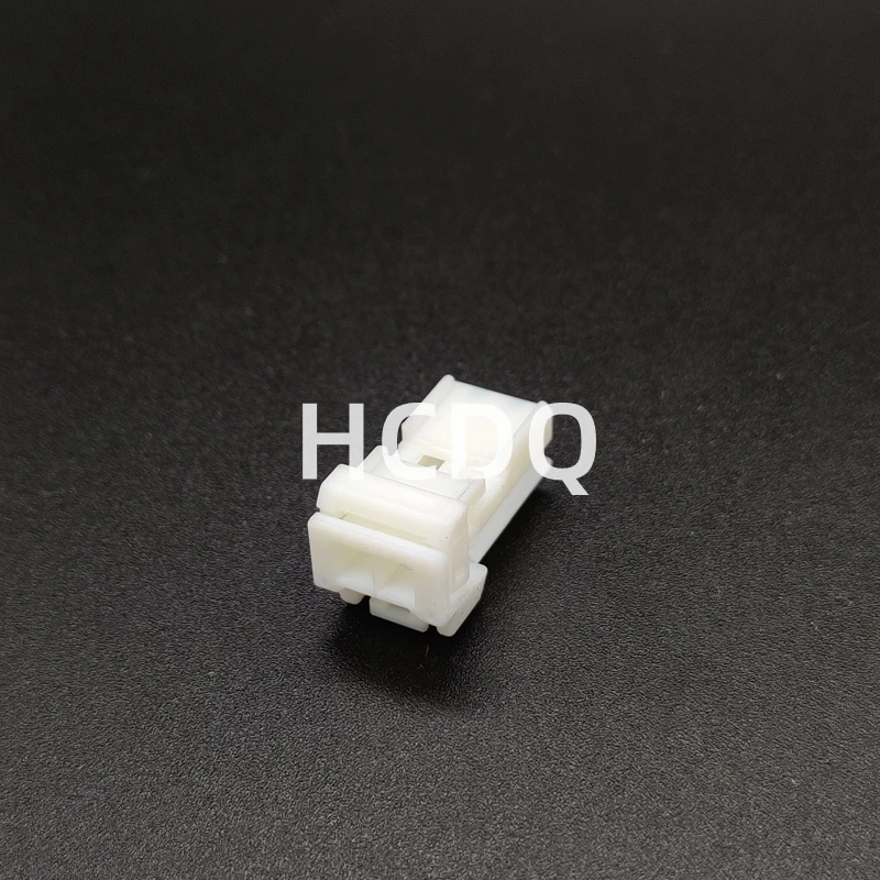 10 PCS Original and genuine 6098-4069 automobile connector plug housing supplied from stock