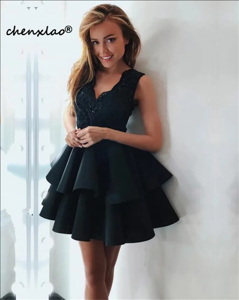 Elegant Black Homecoming Dresses Lace V-neck Ruffles Homecoming Dress Short Party Gowns Vestidos