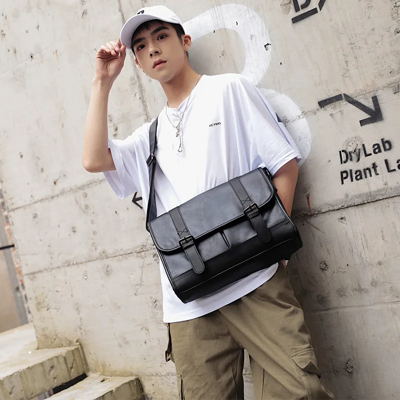 

Retro shoulder bag PU travel leisure literary wind messenger bag