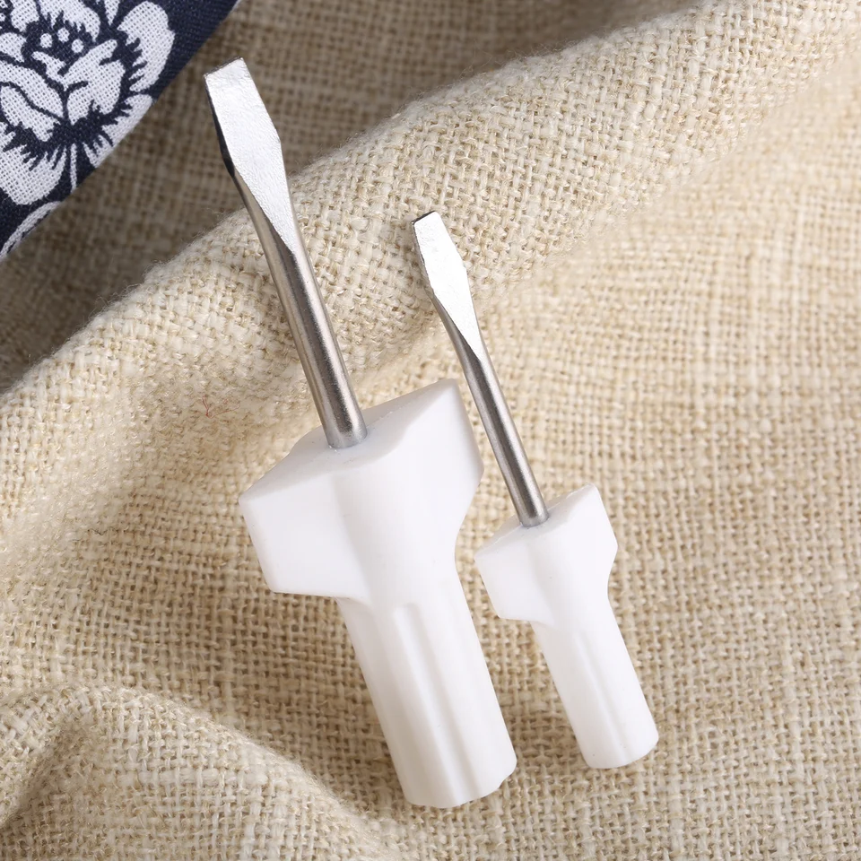 Jeu de tournevis pour machine à coudre intermédiaire, outils de réparation, grande et petite tête, kit de tournevis pour Singer Butterfly, 2 pièces 15 Jeu de tournevis pour machine à coudre intermédiaire, outils de réparation, grande et petite tête, kit de tournevis pour Singer Butterfly, 2 pièces 15