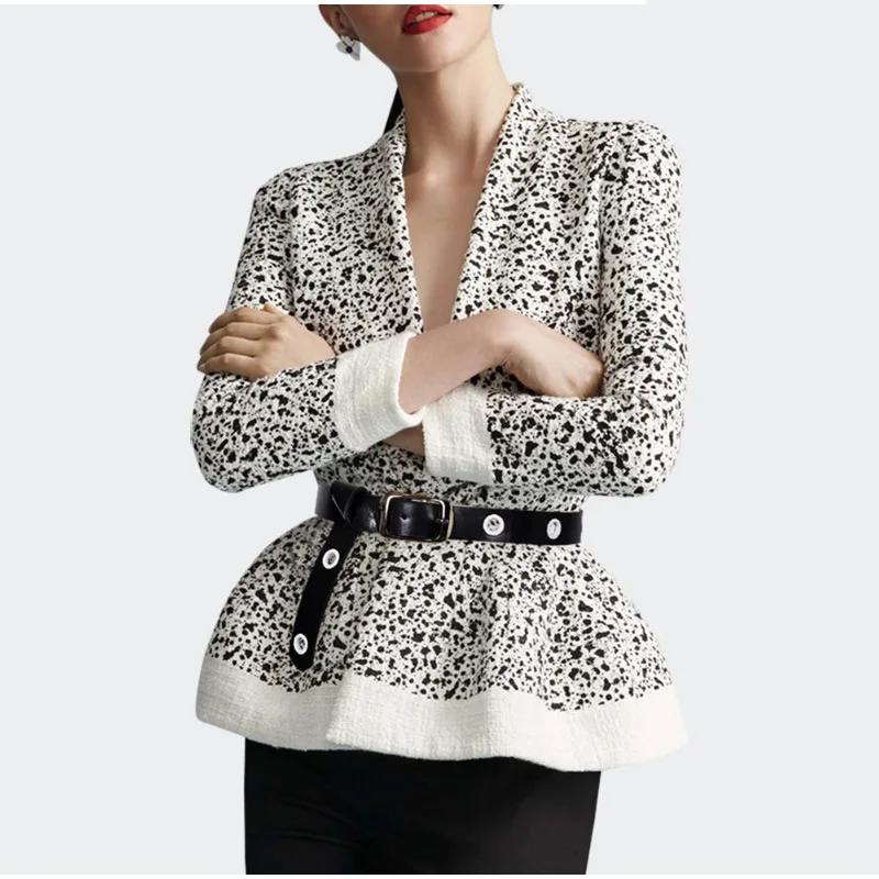 

2019 The New V-collar Spliced Short Coat Women Autumn Out of Fashion Put Away The Waist Style Clothes Women Leopard Suit
