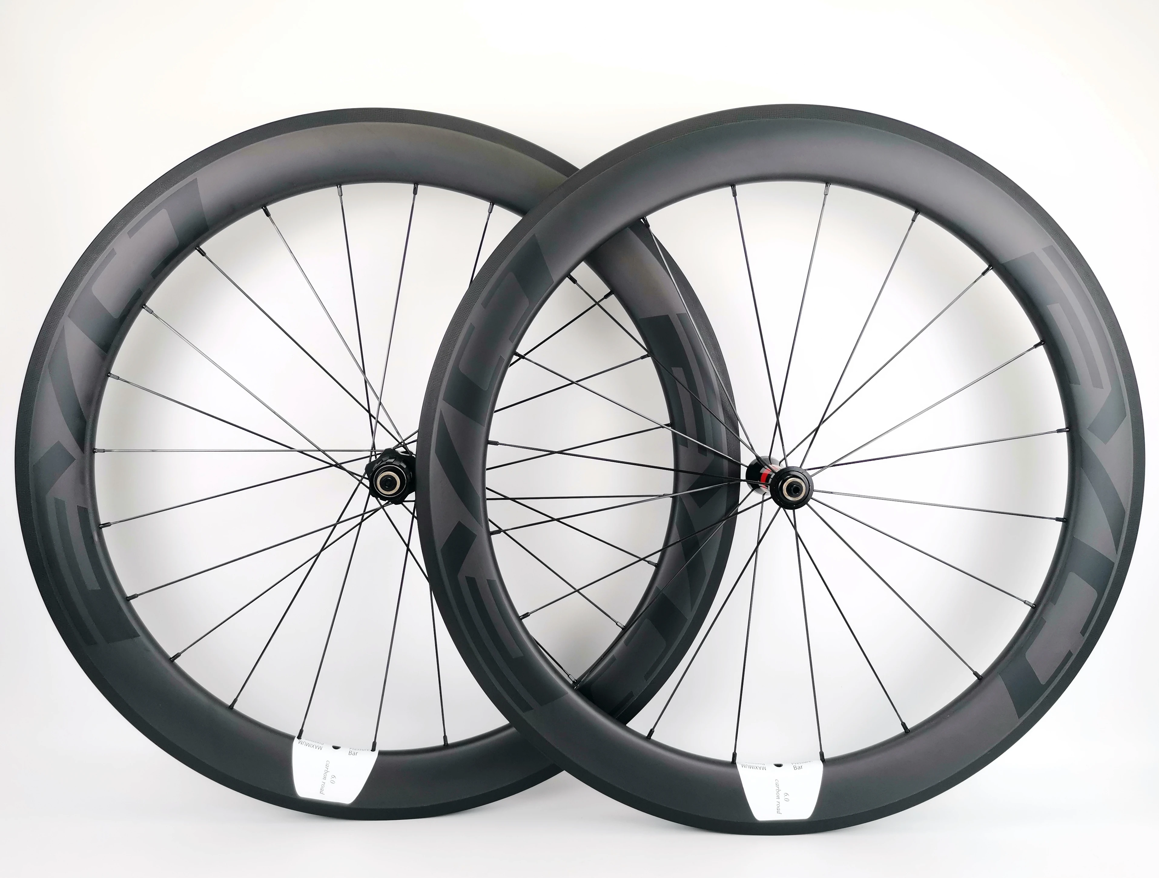 60mm carbon wheels