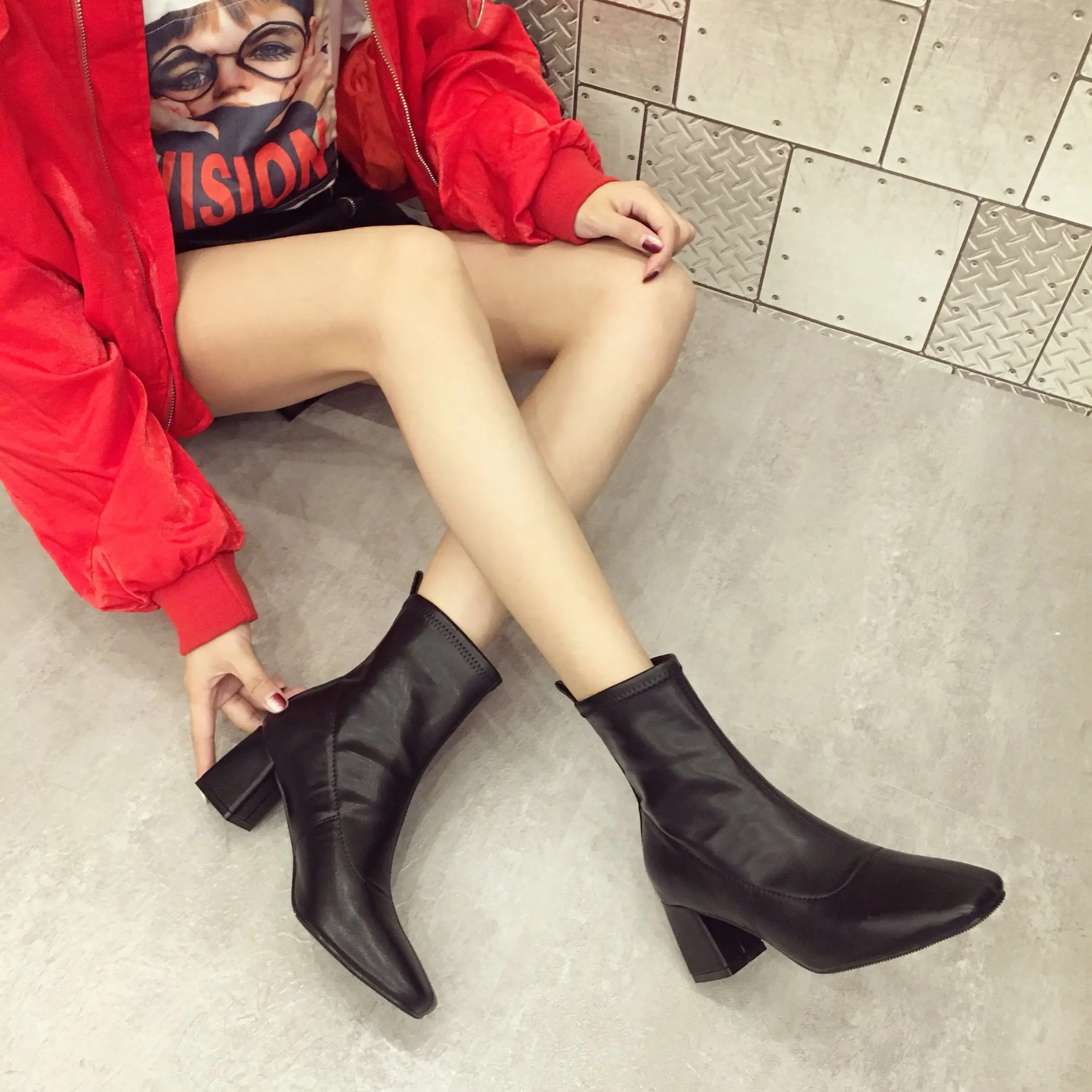 A/W/Новое поступление; женские ботильоны с квадратным носком и квадратным каблуком; Однотонные эластичные тканевые ботильоны; цвет серый, черный; женские ботильоны
