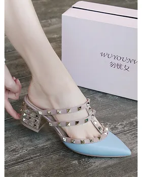 

[Worry Girl Upgraded Version] 2020 mid-heel rivet pointed slippers small size half-drag Baotou thick heel sandals women