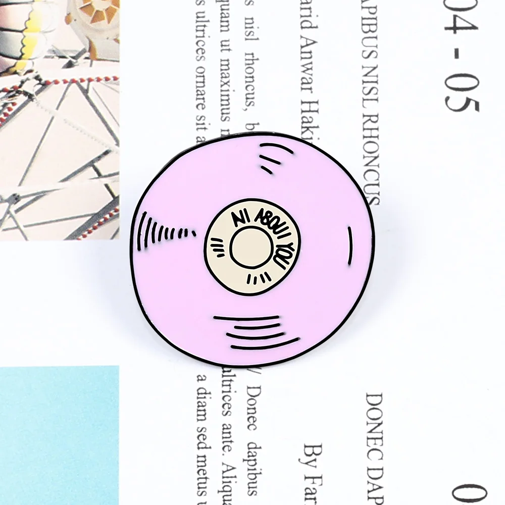 Мультфильм Розовая Книга Сумка CD мобильный телефон камера эмалированная брошь на булавке значок для куртки рюкзак для рубашки булавка кнопка, металлический значок ювелирные изделия
