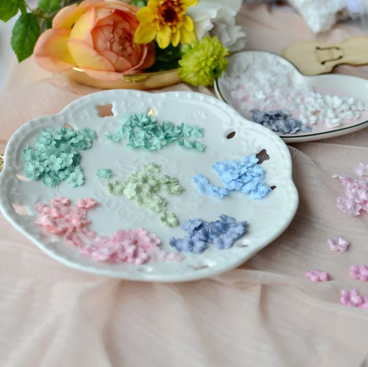 30 Piece Set of Silk Flower Appliques