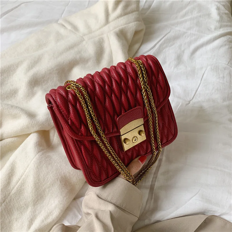 

The New Autumn and Winter Fashion Chain Embroidery Line Single Shoulder Bag Korean version Baitao Oblique Square Bag