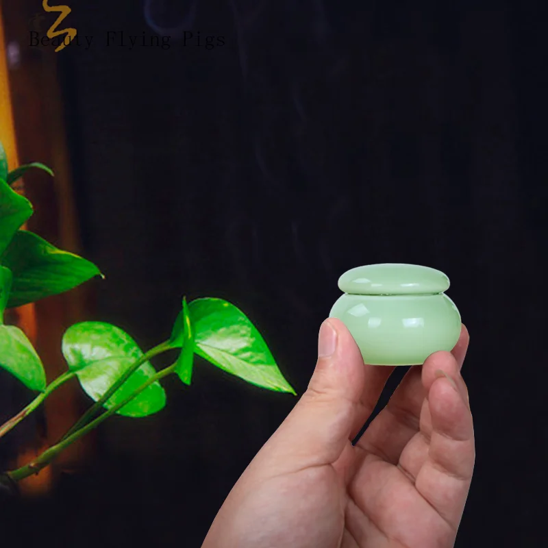 

Ceramic jar mini box powder box agarwood pot sandalwood pill seal cans small blush lipstick storage box small porcelain bottle