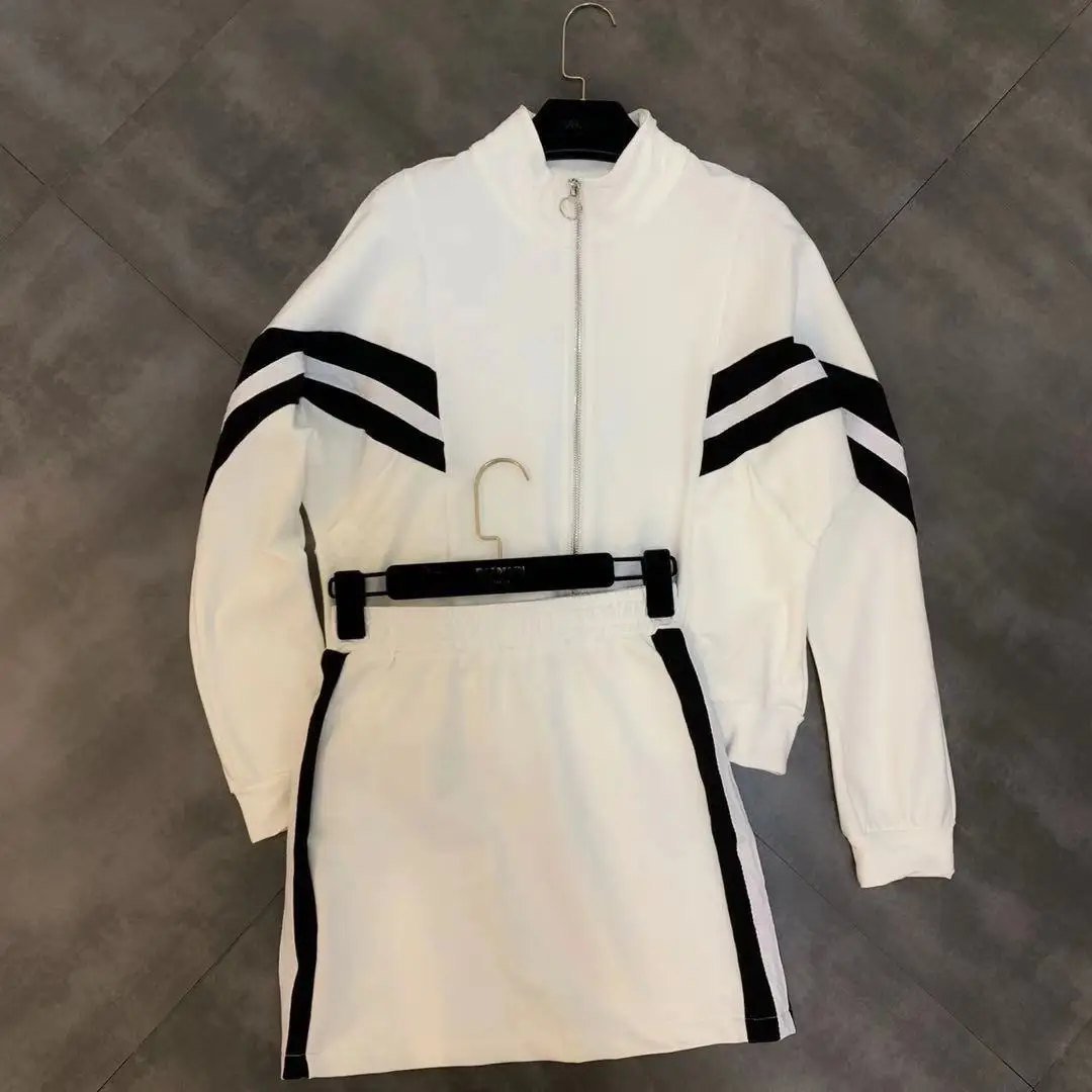 

2019 autumn new stand collar long-sleeved color matching sweater jacket with hip skirt set