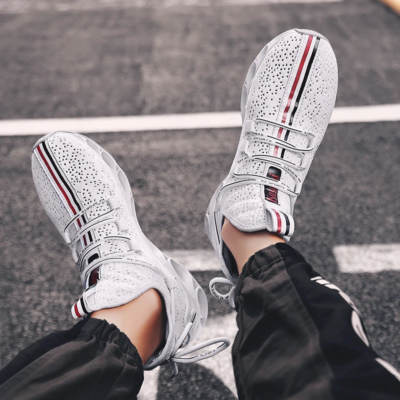 

Casual Shoes Men Breathable Mesh Sneakers Men Luxury Designers Outdoor Lace Up Non-Slip Trainers Krasovki Zapatos Hombre