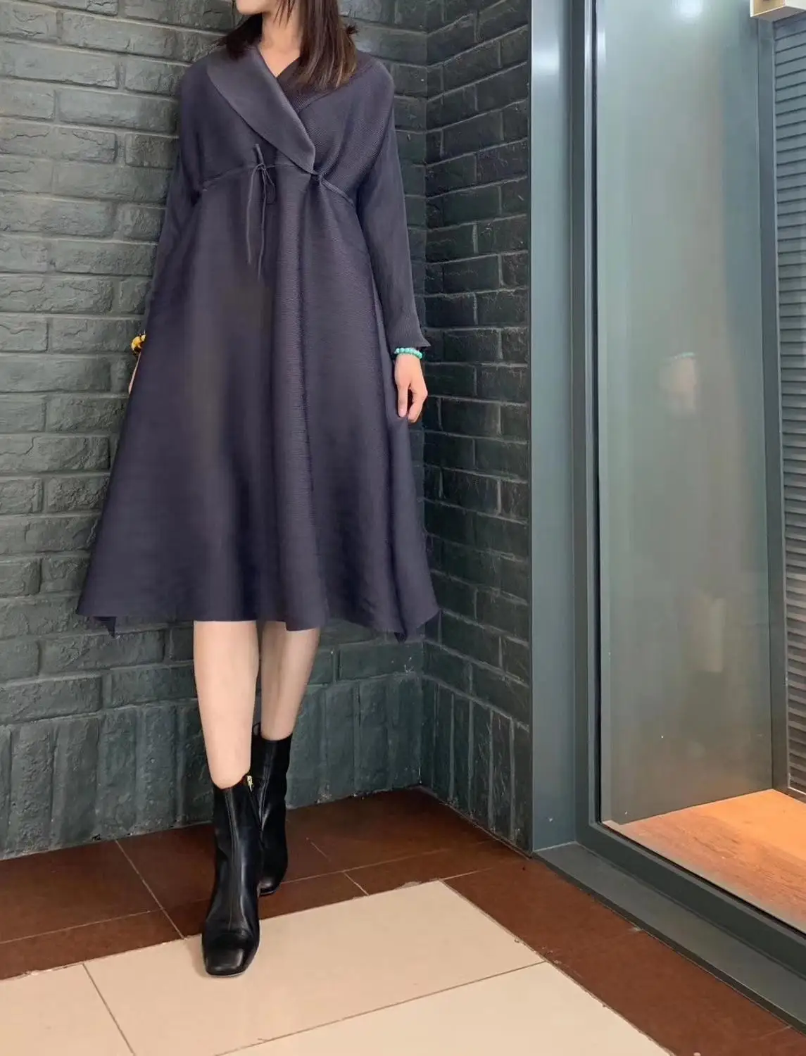 Горячие продажи Miyake модное однотонное платье с отложным воротником с длинным рукавом прямой платье в африканском стиле