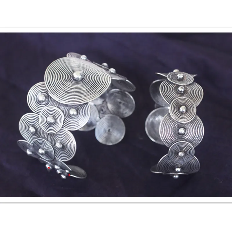

Miao silver bracelet handmade Miao silver national wind jewelry original exaggerated domineering antique armband bracelet