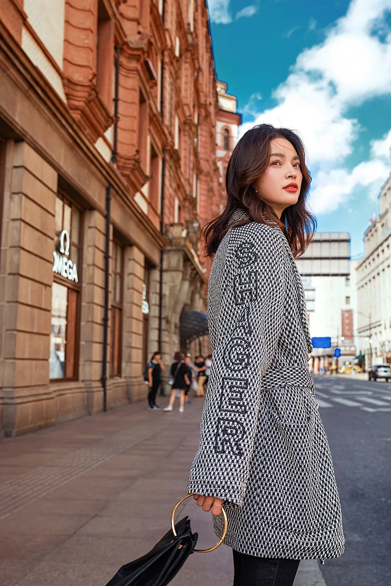 10453685897_1961066287