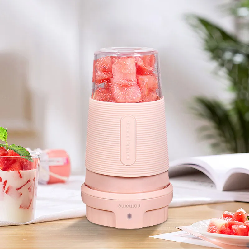 Outdoor Portable Juice Maker Mini Mixer 250ML Capacity Fruit Blender 2400mAh Built-in Battery Rechargeable Juicer |