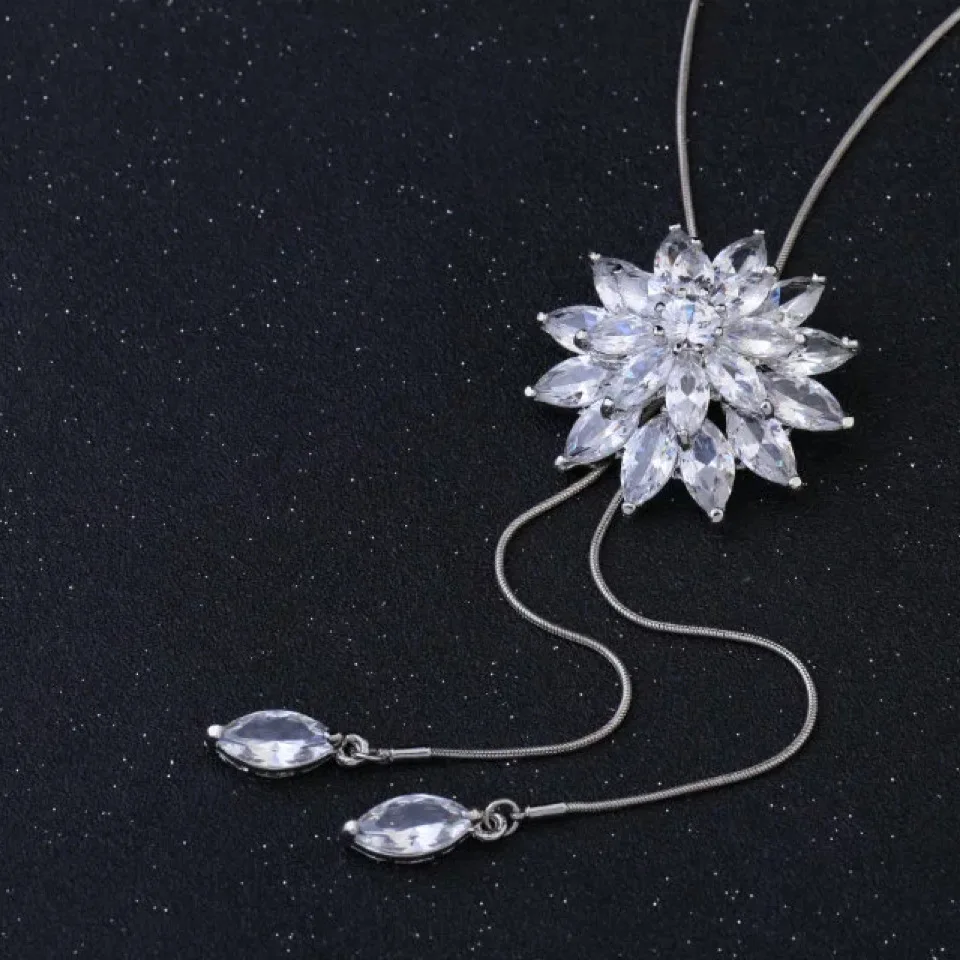 

2017 Autumn And Winter Sweater Chain Long Korean-style Versatile Snowflake Crystal Necklace Women's Accessories Simple Tassels P