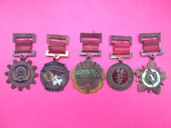 

5 piece Old Military Medals Chinese Army PLA Medal victory five-pointed star badge Medals