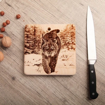 

Solid cedar board "Lynx in the snow", square, 18 × 18 cm