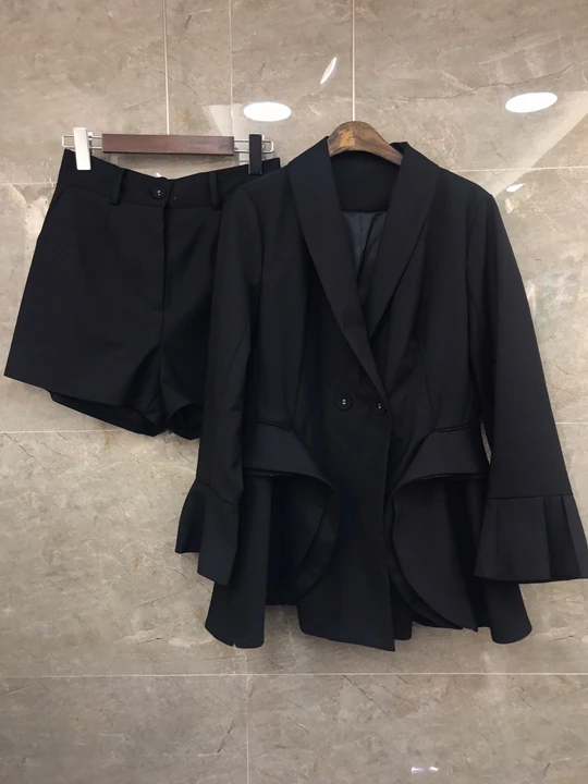 New style women's Lapel Bell Sleeve solid color suit jacket+ shorts suit 1005 in early autumn of