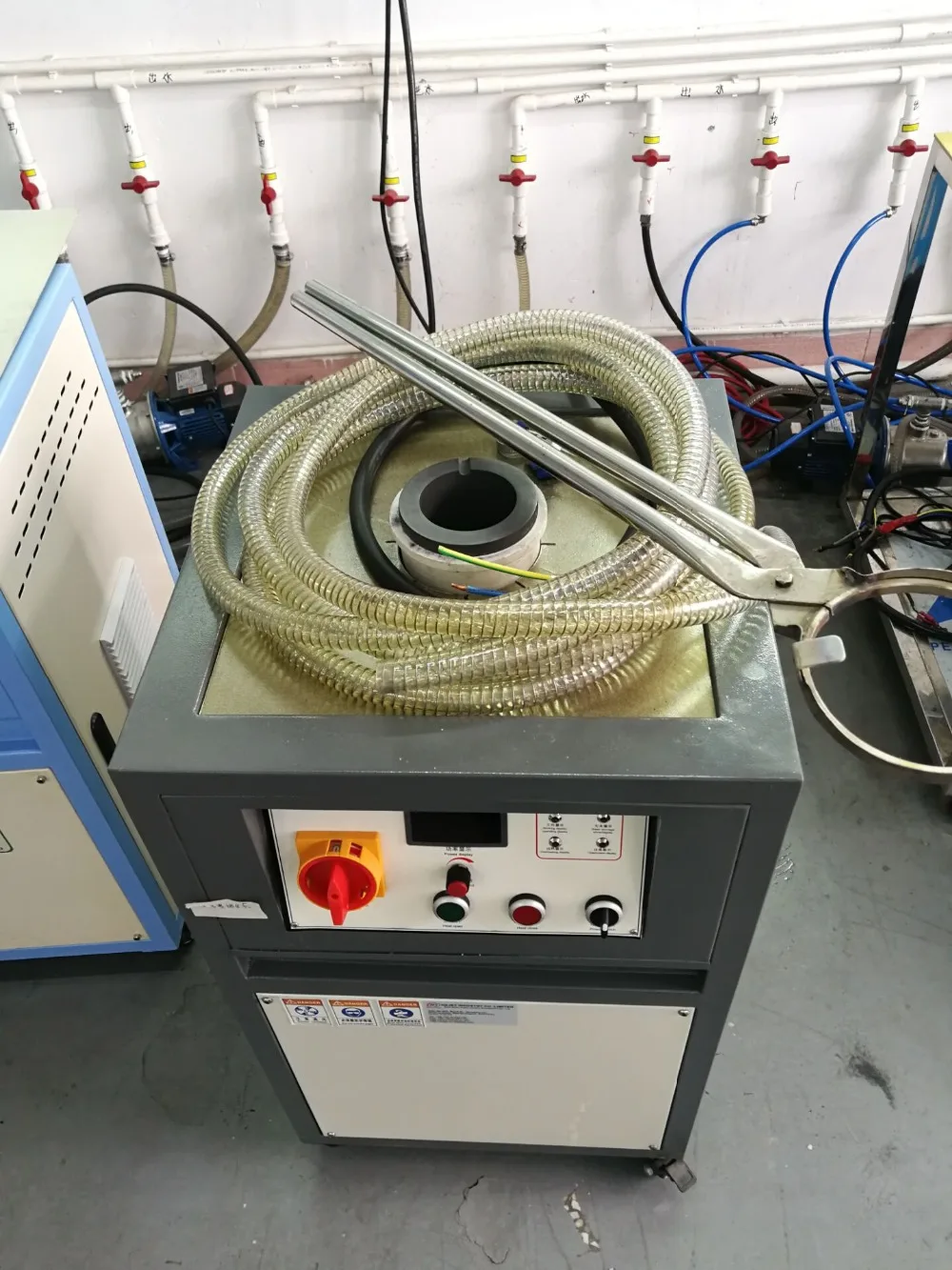 E968ABF8D489972B75F0FCD7A3D66F76