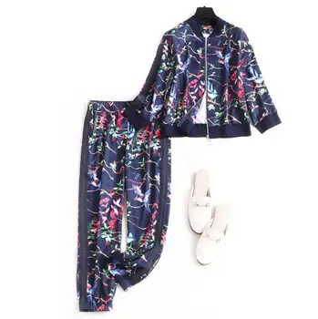 

Spring 2020 for European and American women's wear Long sleeve printed jacket 7 minutes of pants Fashion suits