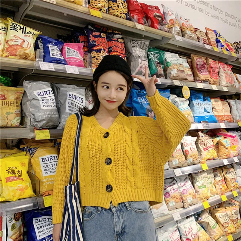 Cena Damski kardigan krótki jesienno zimowy zapinany na jeden guzik z długim rękawem moda europejska kobieta małe swetry bluzki damskie LS016