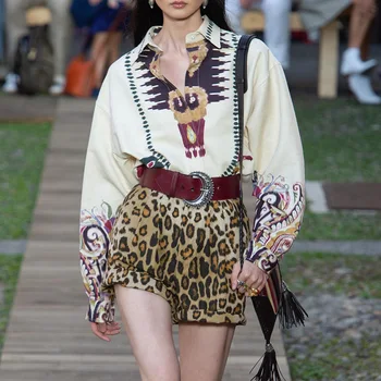

Hot Sale Women Print Long Sleeve Top And Leopard Print Short Pants Set M3922