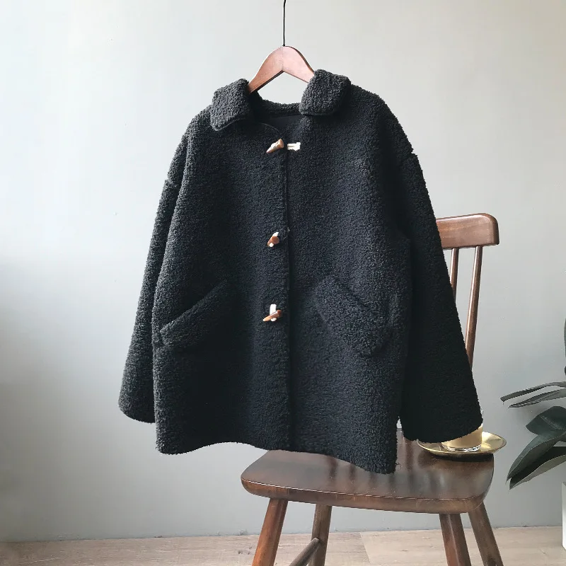 Женское пальто из овчины с роговыми пуговицами, имитация шерсти ягненка, зима, новая короткая Корейская версия, свободное меховое пальто для девушек, шерстяное пальто