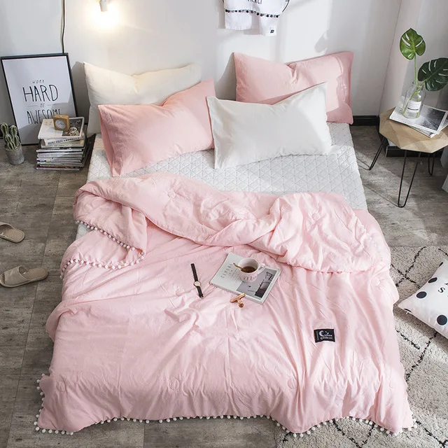 Japan Style Super Soft Summer Quilts With Lace Solid Color Mechanical Wash Hotel Comforters For Bed - Цвет: Pink
