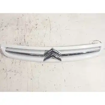 

8643290 Front grille Citroen Xsara Picasso 2.0 Hdi Exclusive Plus