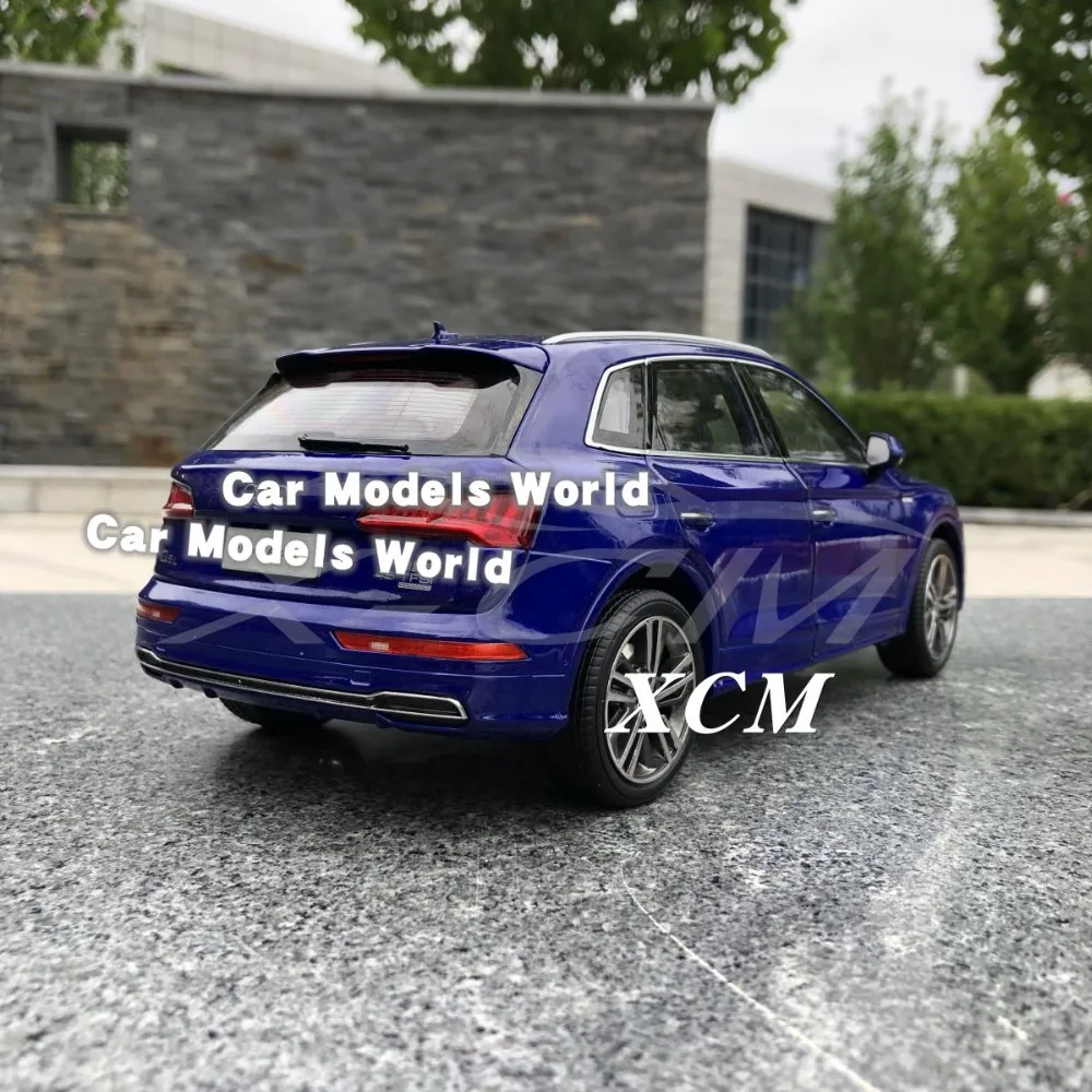 Литая под давлением модель автомобиля для всех новых Q5L Q5 L SUV 1:18(синий)+ маленький подарок