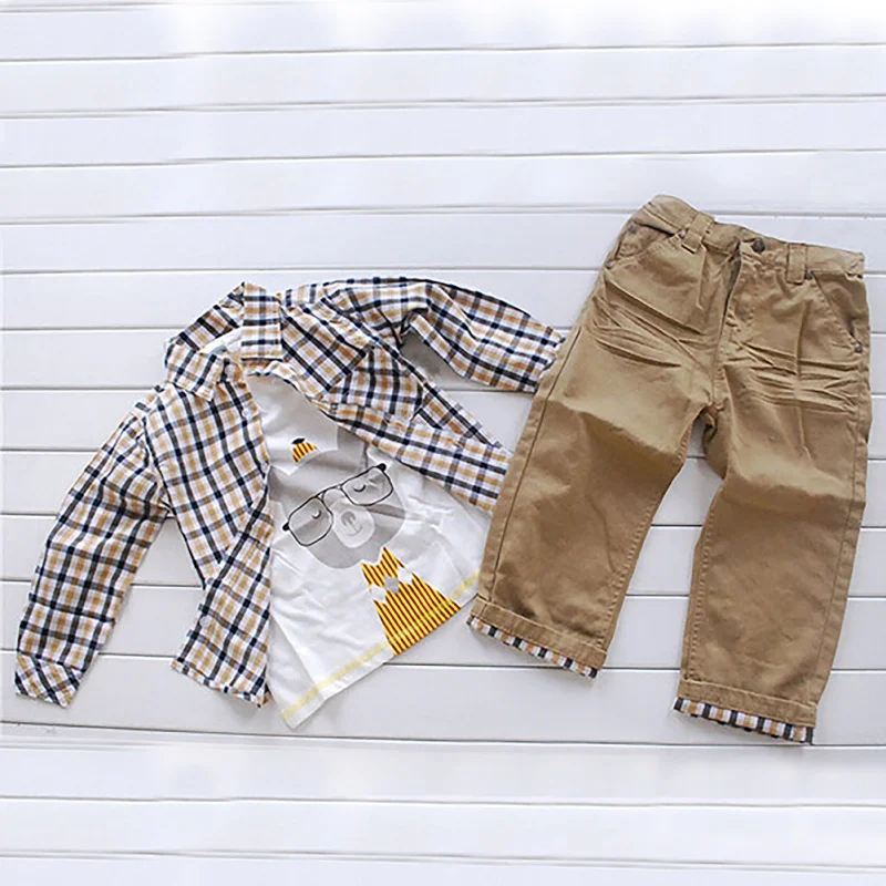 Комплект одежды для маленьких мальчиков, костюмы джентльмена рубашка в клетку для мальчиков + футболка с рисунком + брюки комплект из 3
