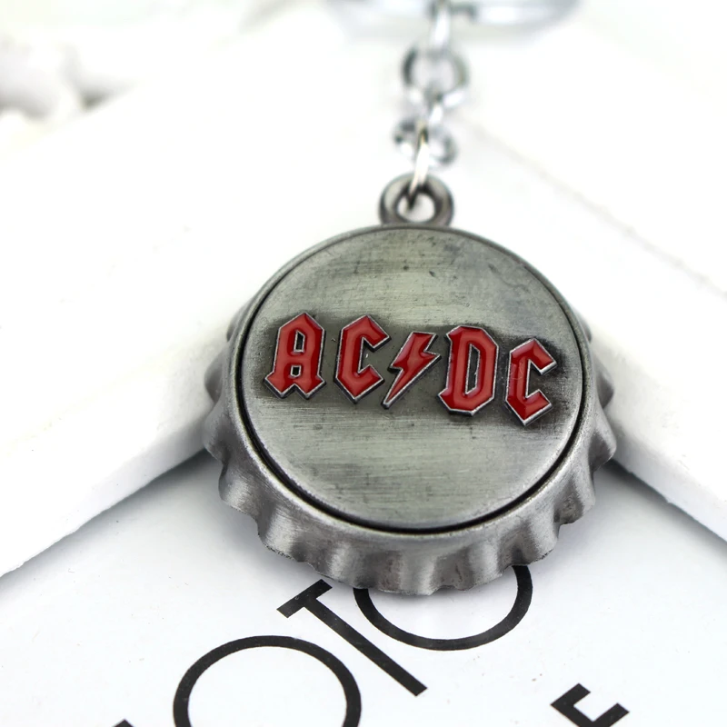 Rock Music Band AC/DC ACDC красный брелок с логотипом, металлический брелок для ключей, крышка для пивной бутылки, брелок для автомобиля, модные женские и мужские аксессуары