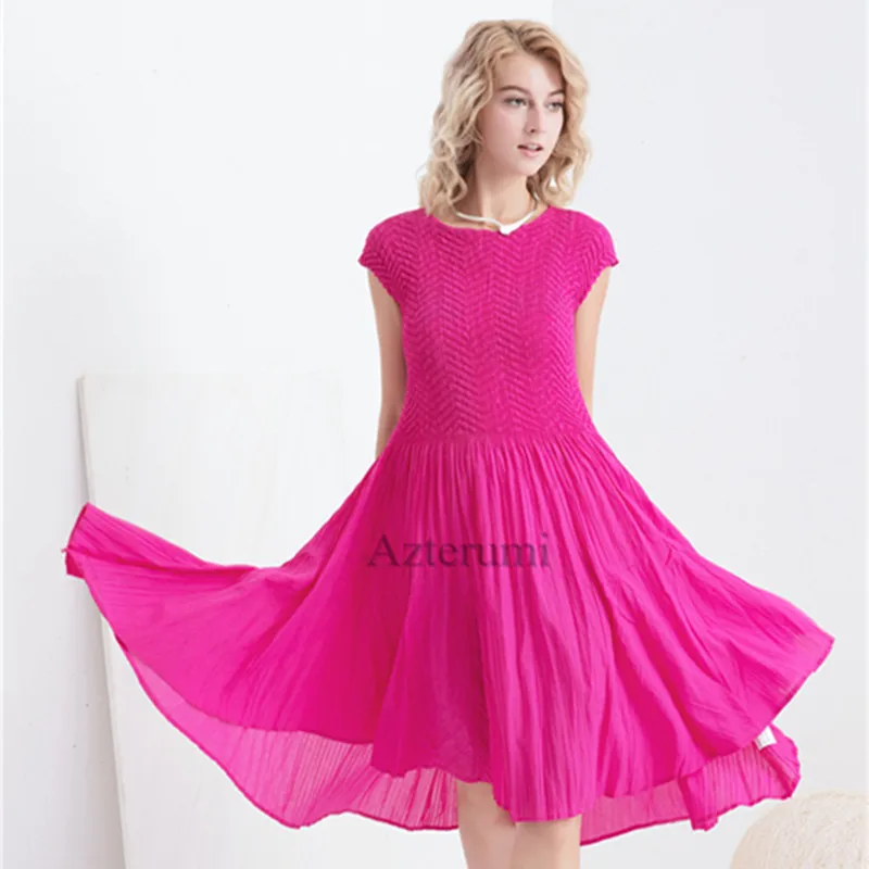 High Quality New Simple Women Casual Dress Sleeveless Round Neck Summer Dress Elegant Office Lady Solid Pleats Dresses