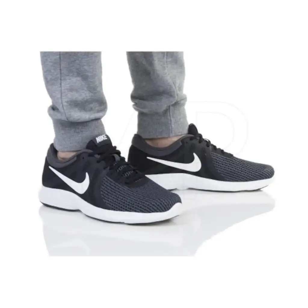 nike revolution aj3490