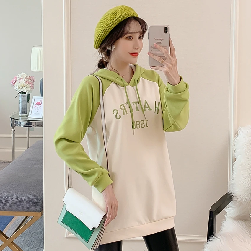 Winter maternity dress new Korean version of the hooded top plus velvet sweater loose long paragraph letters embroidered dress