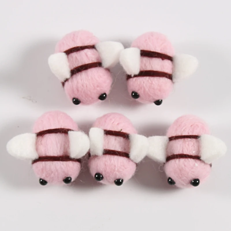 5pcs/lot Wool Felt Toys Balls Crafts Materials Felting Manualidades Costura Supplies Sewing Bees Animals Kindergarten Furniture