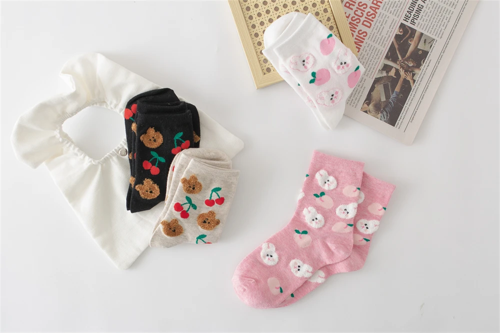 Neue Chic Mädchen Niedlichen Cartoon 3D Haarigen Feder Garn Kaninchen Bär Pfirsich Kirsche Weiche Baumwolle Casual Socken Adrette Dropship – Detail 5