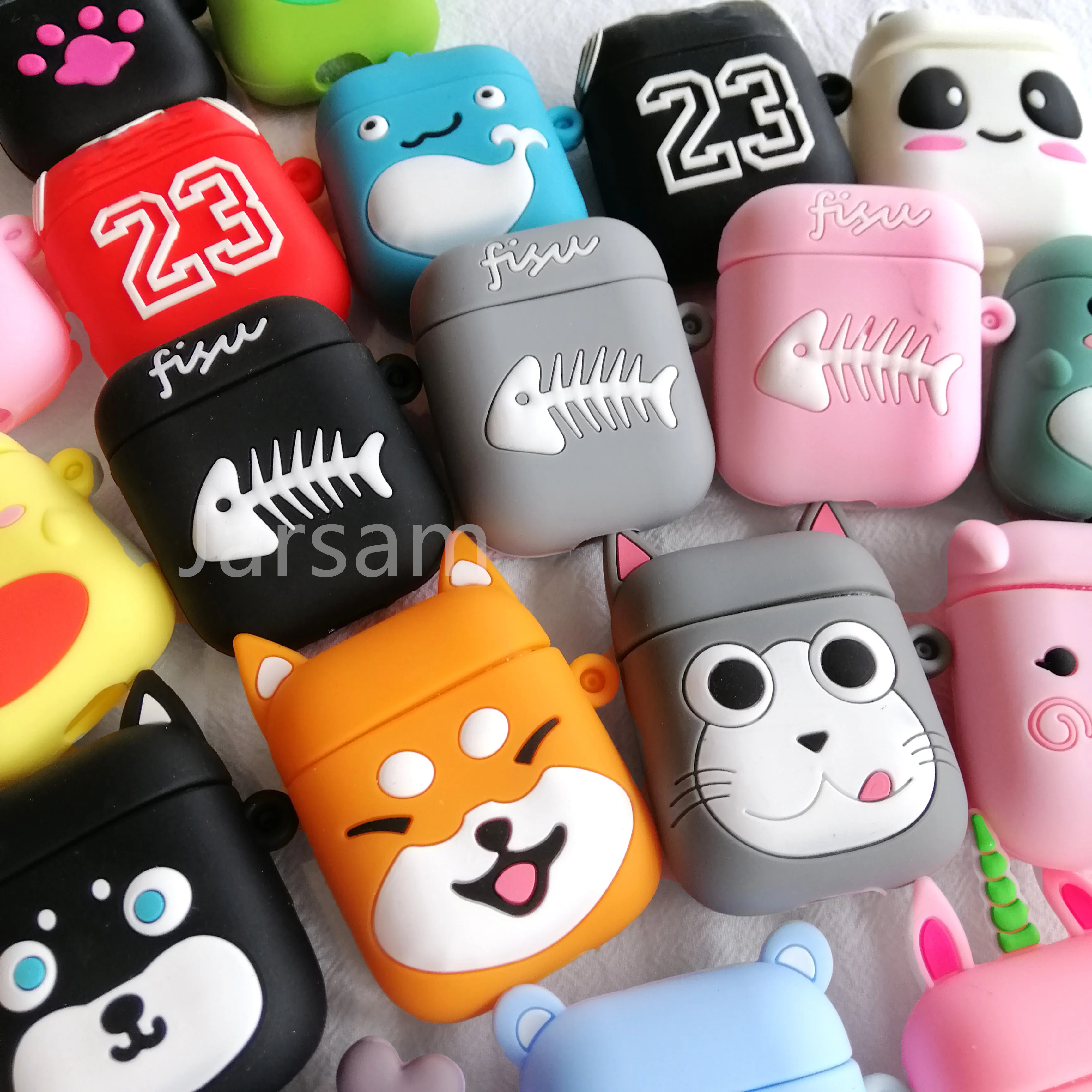 Беспроводной чехол с героями мультфильмов для AirPods силиконовый зарядки