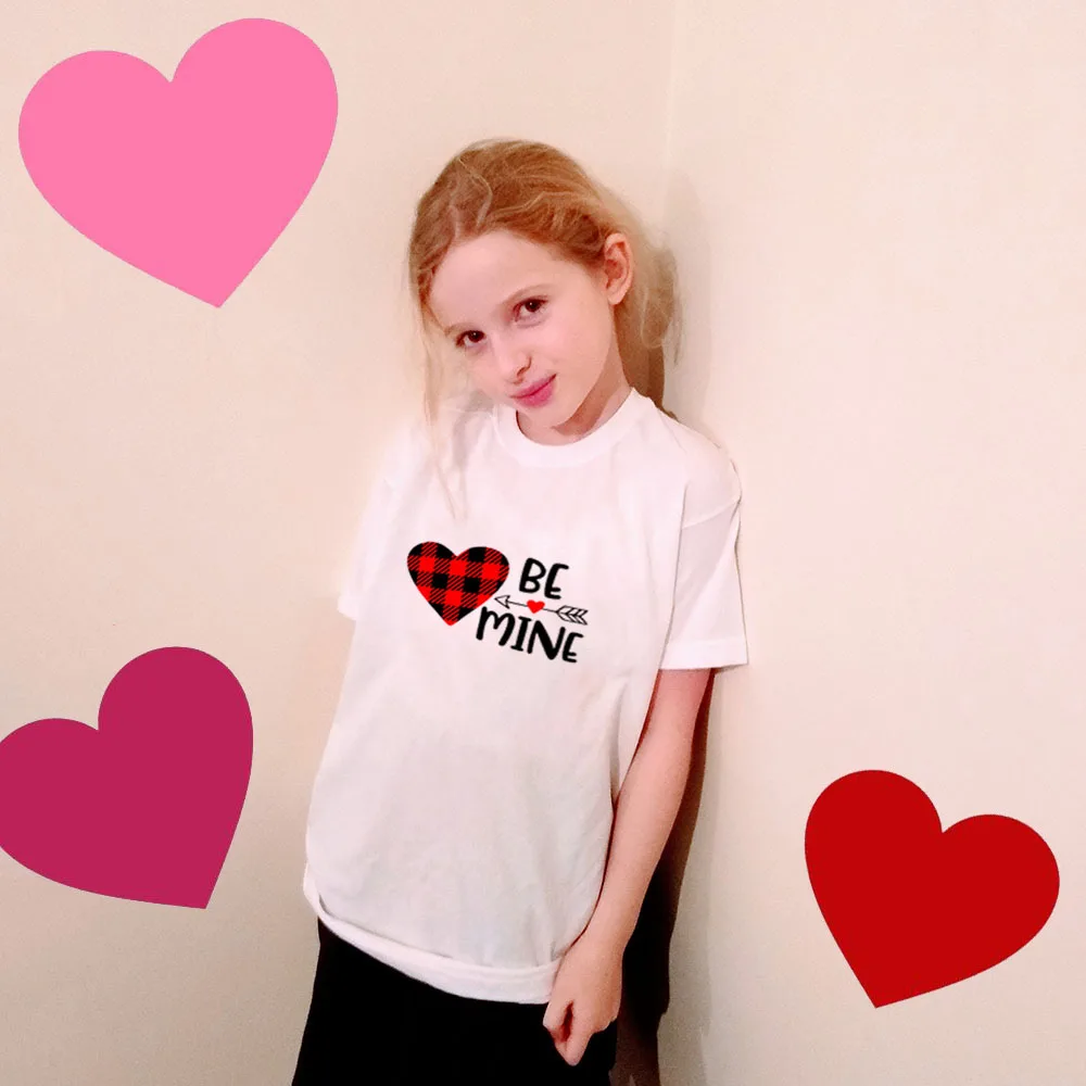 Детская футболка на День святого Валентина рубашки Be Mine клетчатые рубашки с сердечками на День святого Валентина футболка с короткими рукавами и рисунком стрелы для маленьких мальчиков и девочек