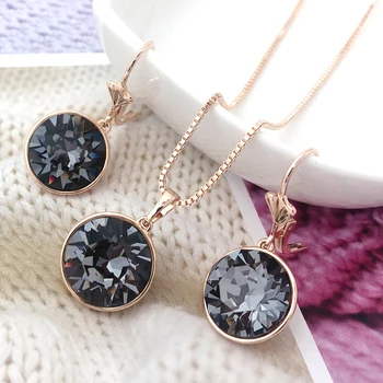 

Women Jwellery Set with Austria Crystal for Bridal Party Fashon Bella Designer Dangle Earrings and Round Pendant Necklace Bijoux