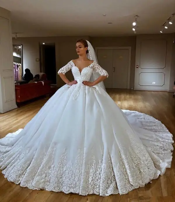 

Luxury Ball Gown Vintage Arabic Wedding Dresses Lace Applique Princess Wedding Dress Country Bridal Gowns abiti da sposa