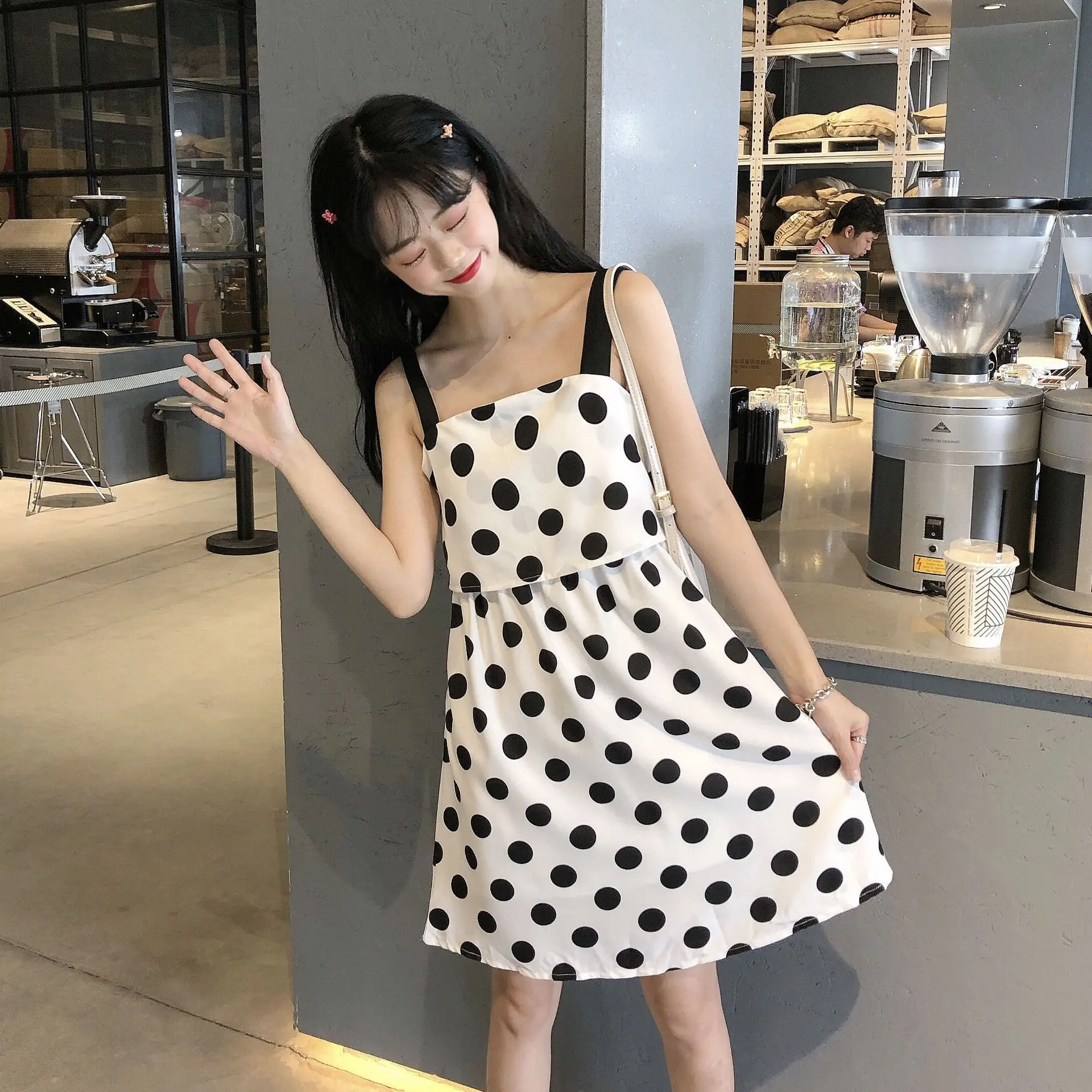 

2019 Summer Dress Slimming Beach Skirt Bali Sanya Seaside Holiday Slimming Strapped Dress Polka Dot Women's Fashion