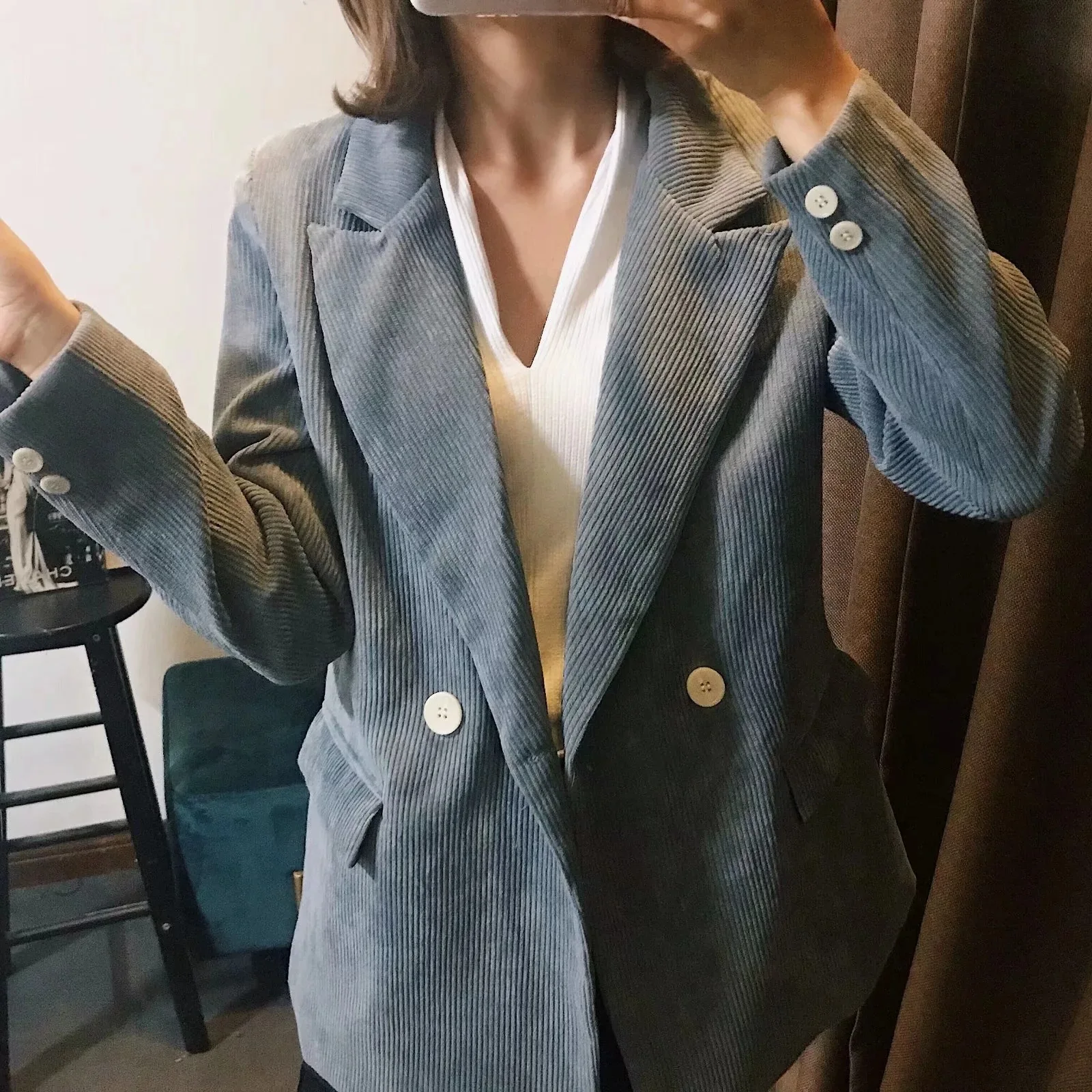 Ozhouzhan женское платье Лидер продаж осень и зима мода двубортный Пряжка Slim Fit вельвет маленький костюм пальто