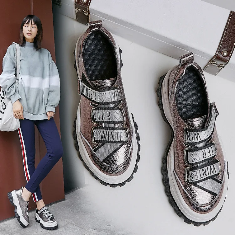 

2019 Autumn New Style Thick Bottomed Platform Shoes Women's Genuine Leather Silver Magic Button Versatile Online Celebrity Casua